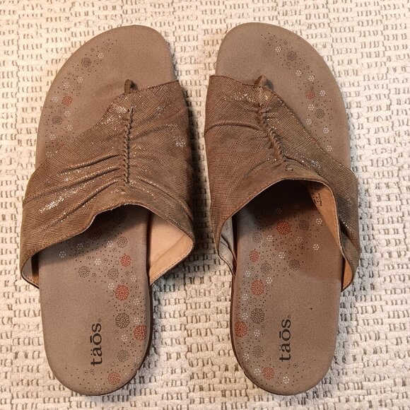 Taos women's 'Gift 2' sparkly ruched leather thongs flip flops sz 12 - Picture 3 of 13